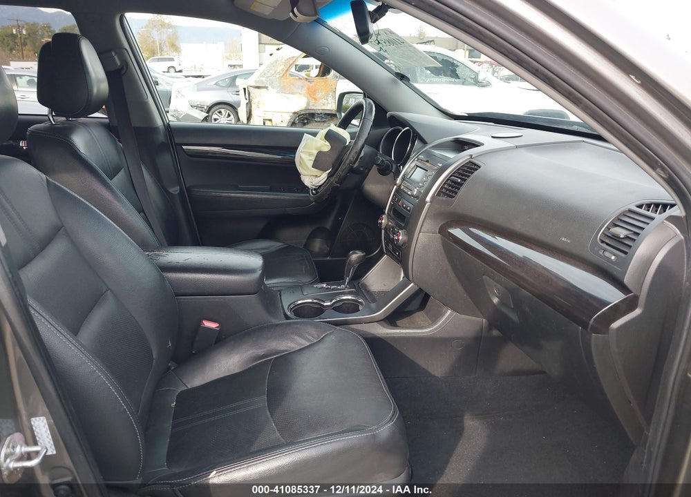 2011 KIA SORENTO EX VIN: 5XYKU3A13BG093681