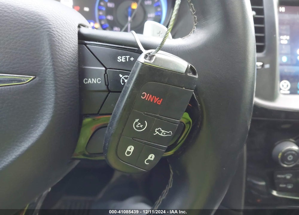 2017 CHRYSLER 300 VIN: 2C3CCAGGXHH545101