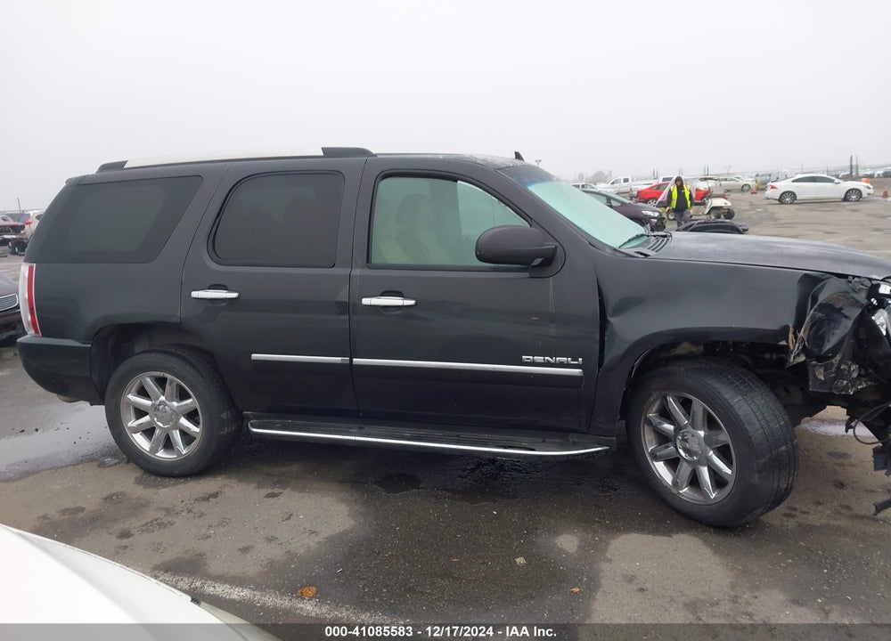 2011 GMC YUKON DENALI VIN: 1GKS2EEF9BR167442