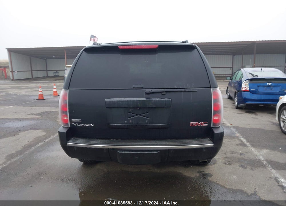2011 GMC YUKON DENALI VIN: 1GKS2EEF9BR167442