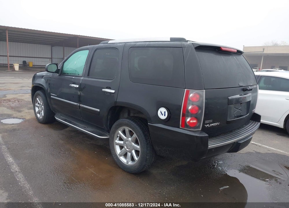 2011 GMC YUKON DENALI VIN: 1GKS2EEF9BR167442
