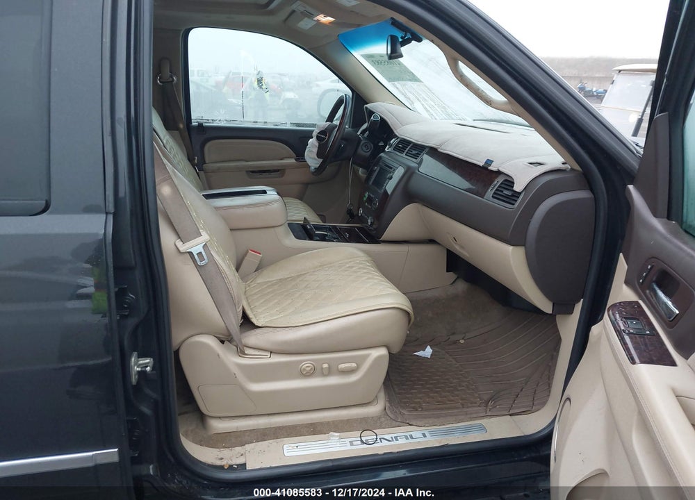 2011 GMC YUKON DENALI VIN: 1GKS2EEF9BR167442