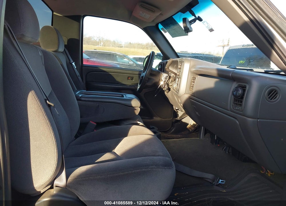 2007 GMC SIERRA 1500 CLASSIC SL VIN: 3GTEC14X27G171039