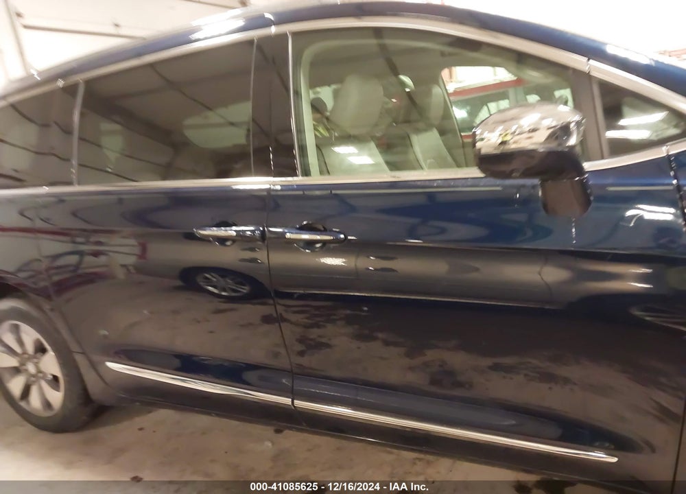 2018 CHRYSLER PACIFICA HYBRID LIMITED VIN: 2C4RC1N78JR111932