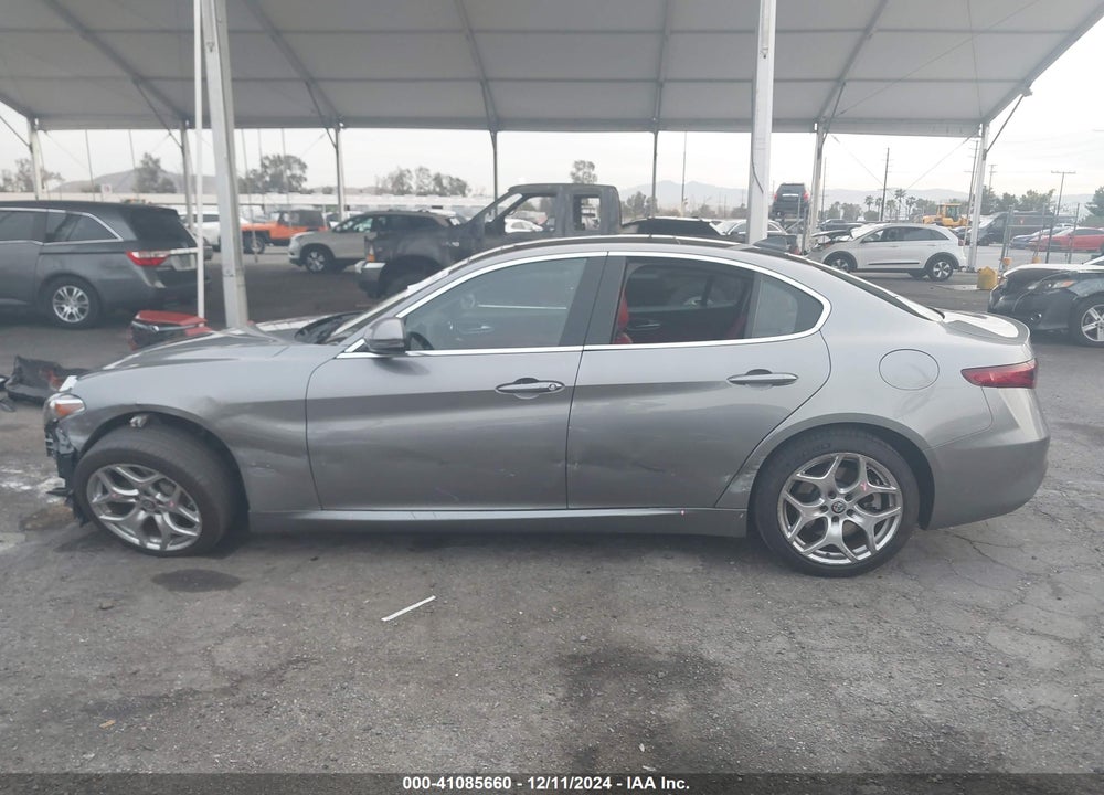 2018 ALFA ROMEO GIULIA TI RWD VIN: ZARFAECN9J7578771