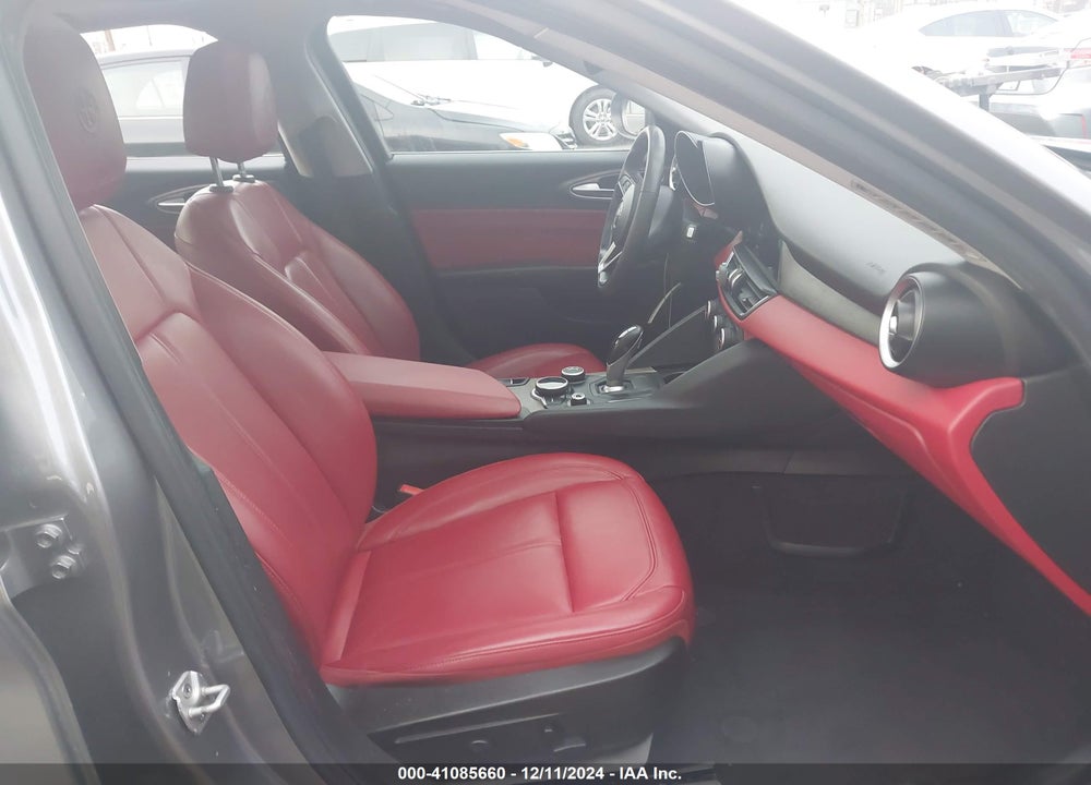 2018 ALFA ROMEO GIULIA TI RWD VIN: ZARFAECN9J7578771