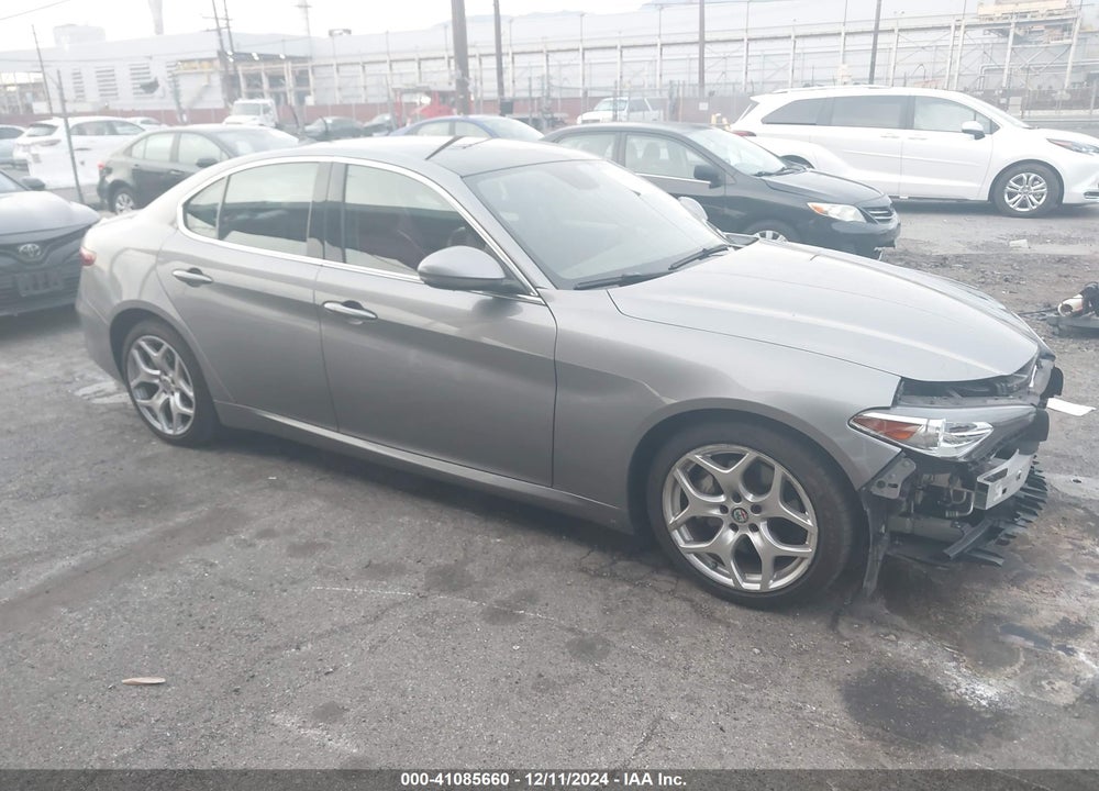 2018 ALFA ROMEO GIULIA TI RWD VIN: ZARFAECN9J7578771