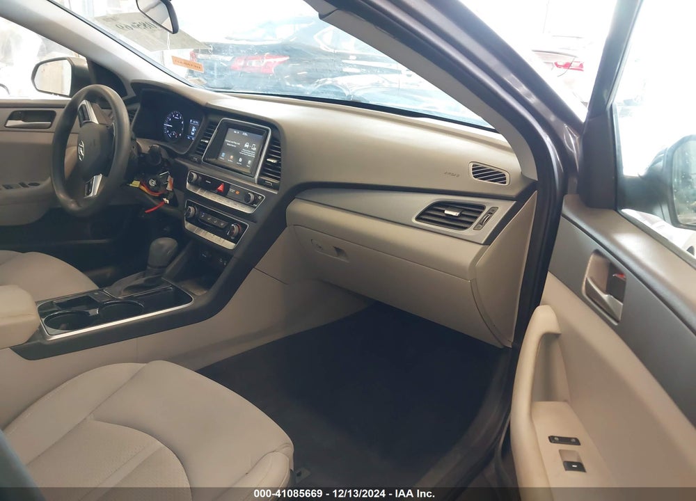 2019 HYUNDAI SONATA SE VIN: 5NPE24AF4KH811722
