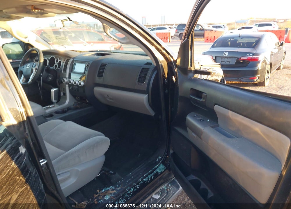 2014 TOYOTA SEQUOIA SR5 5.7L V8 VIN: 5TDZY5G17ES055125