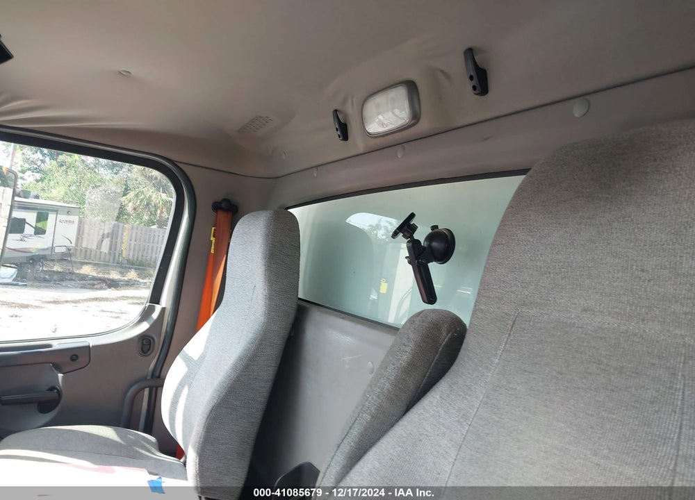 2017 FREIGHTLINER M2 106 VIN: 3ALACXDT2HDJB1483