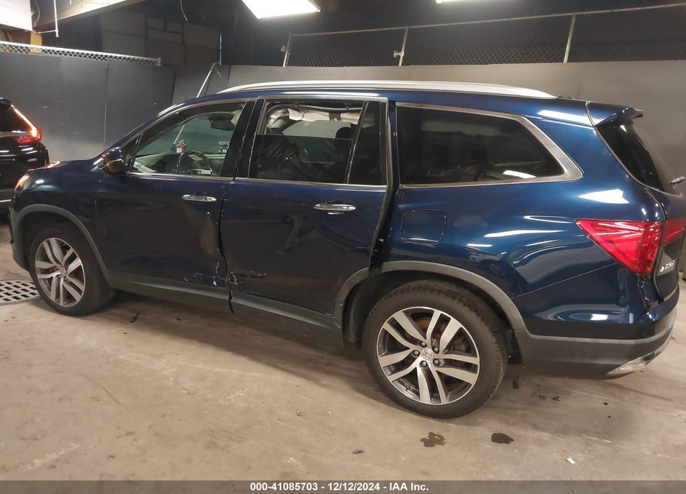 2017 HONDA PILOT ELITE VIN: 5FNYF6H04HB095605