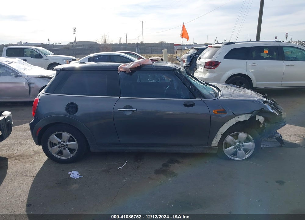 2015 MINI COOPER HARDTOP VIN: WMWXM5C53FT937517