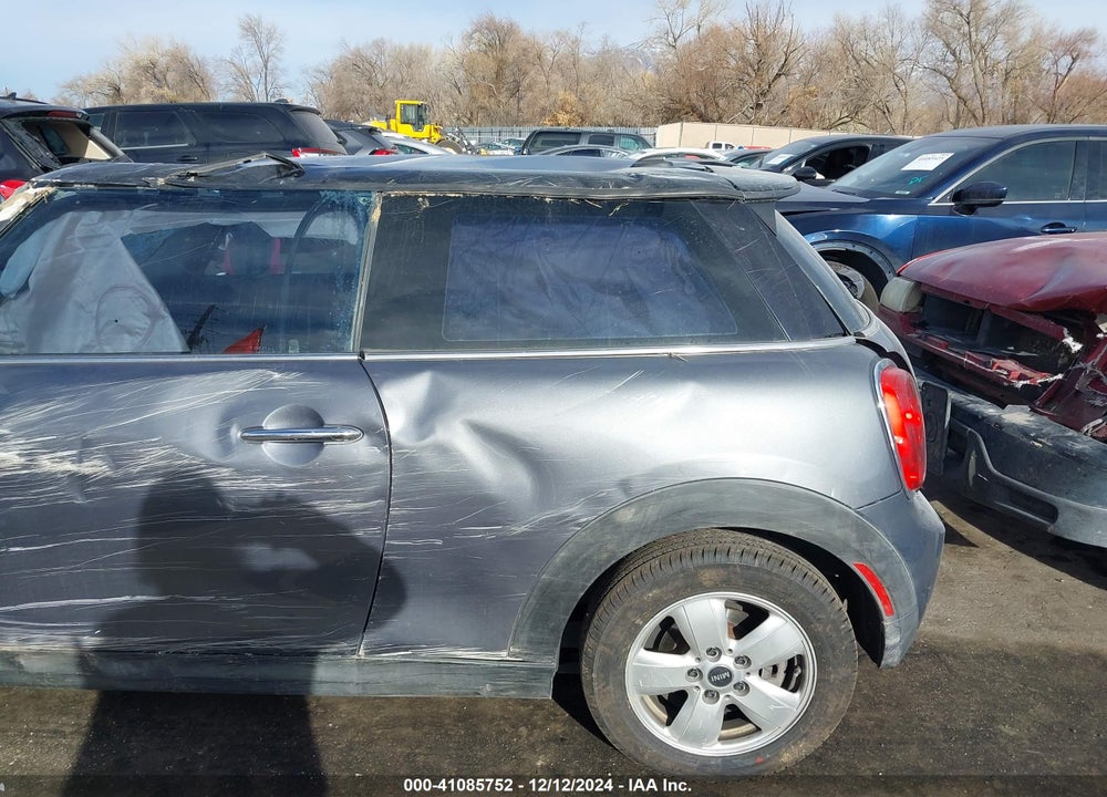 2015 MINI COOPER HARDTOP VIN: WMWXM5C53FT937517
