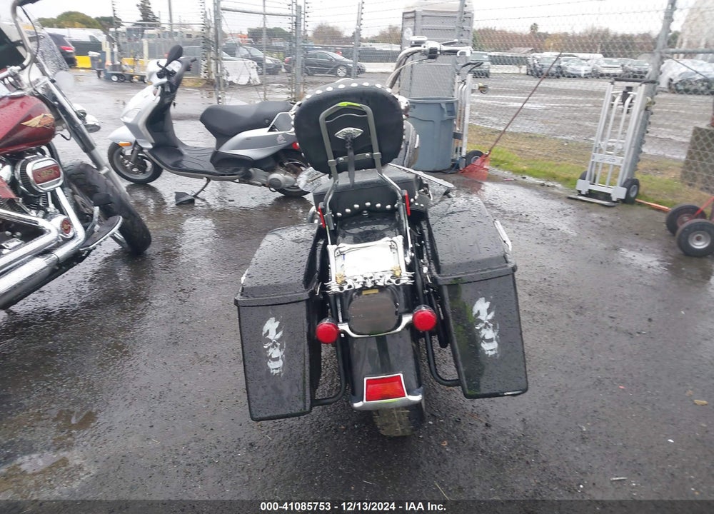 2015 HARLEY-DAVIDSON FLSTC HERITAGE SOFTAIL CLASSIC VIN: 1HD1BWV36FB028420