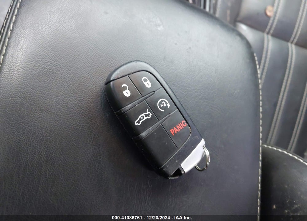 2015 CHRYSLER 300 VIN: 2C3CCABG0FH921566