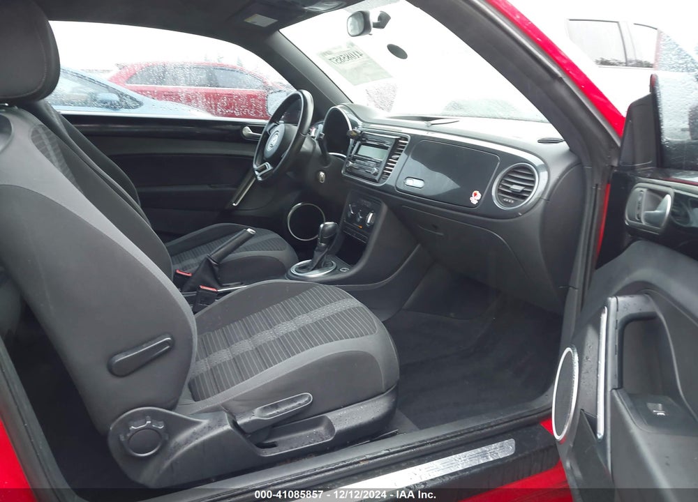 2012 VOLKSWAGEN BEETLE 2.0T TURBO VIN: 3VWVA7AT6CM620418