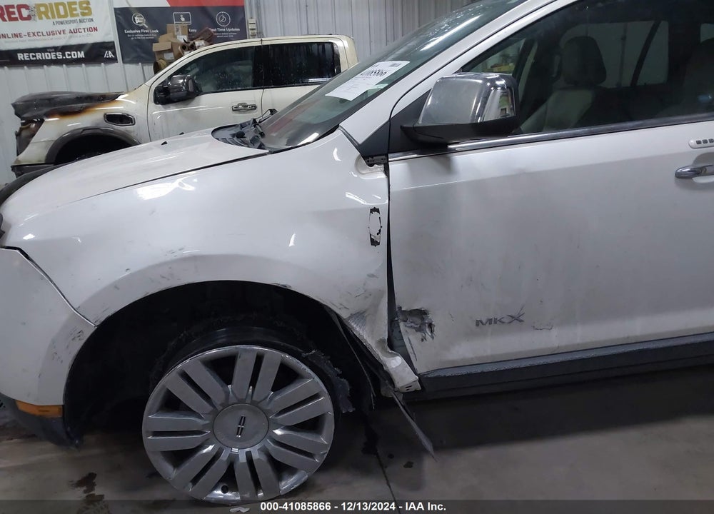 2010 LINCOLN MKX VIN: 2LMDJ8JCXABJ02833