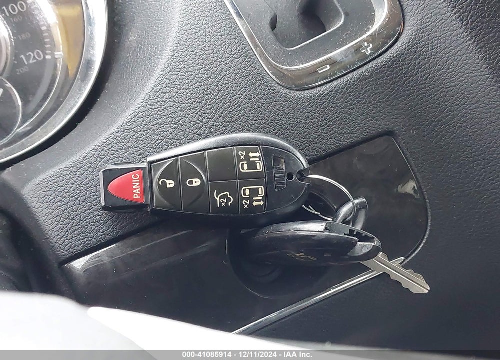 2013 CHRYSLER TOWN & COUNTRY TOURING VIN: 2C4RC1BG2DR663211