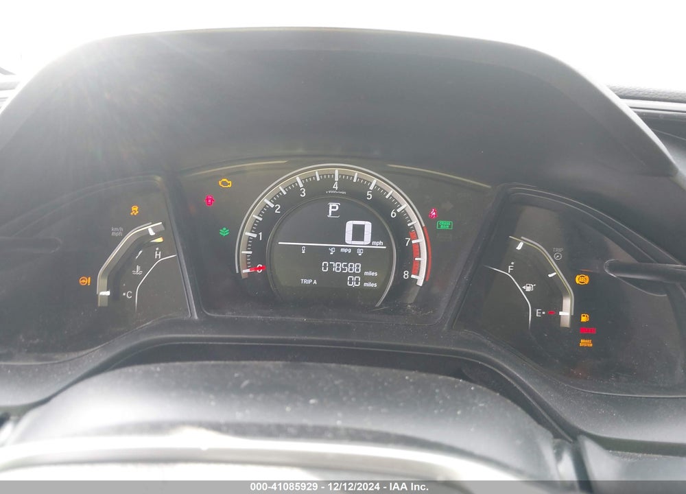 2018 HONDA CIVIC LX VIN: 2HGFC2F5XJH559778