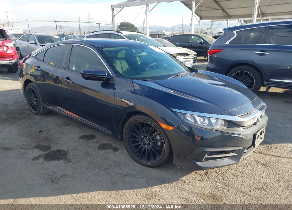 2018 HONDA CIVIC LX VIN: 2HGFC2F5XJH559778