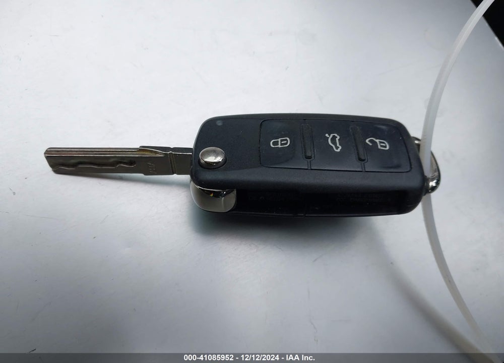 2014 VOLKSWAGEN JETTA 2.0L S VIN: 3VW2K7AJ7EM217307