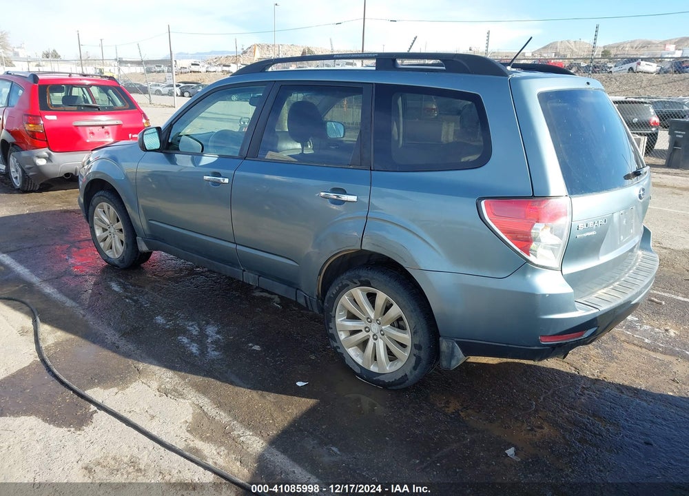 2011 SUBARU FORESTER 2.5X PREMIUM VIN: JF2SHBDC7BH738577