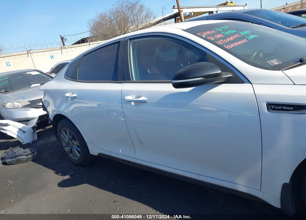 2017 KIA OPTIMA LX TURBO VIN: 5XXGT4L18HG142138