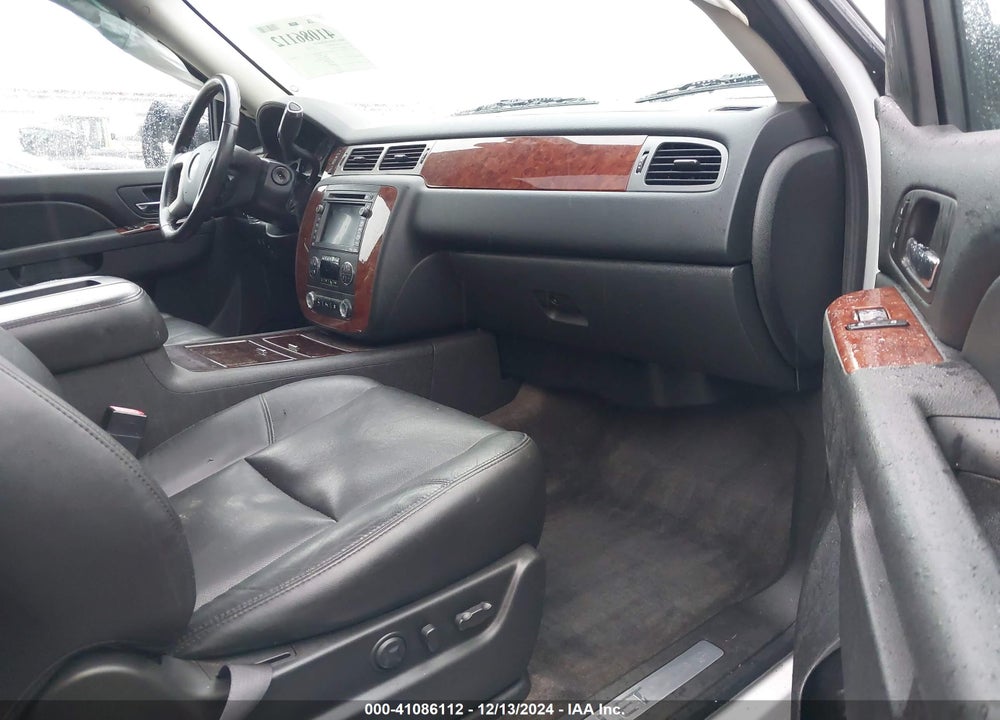 2011 CHEVROLET TAHOE LTZ VIN: 1GNSKCE07BR291471