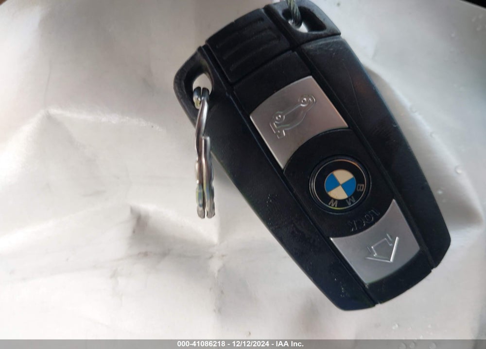 2008 BMW 328I VIN: WBAVA33578K055571