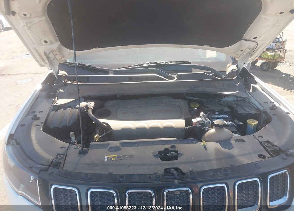 2018 JEEP COMPASS LATITUDE FWD VIN: 3C4NJCBB4JT293148