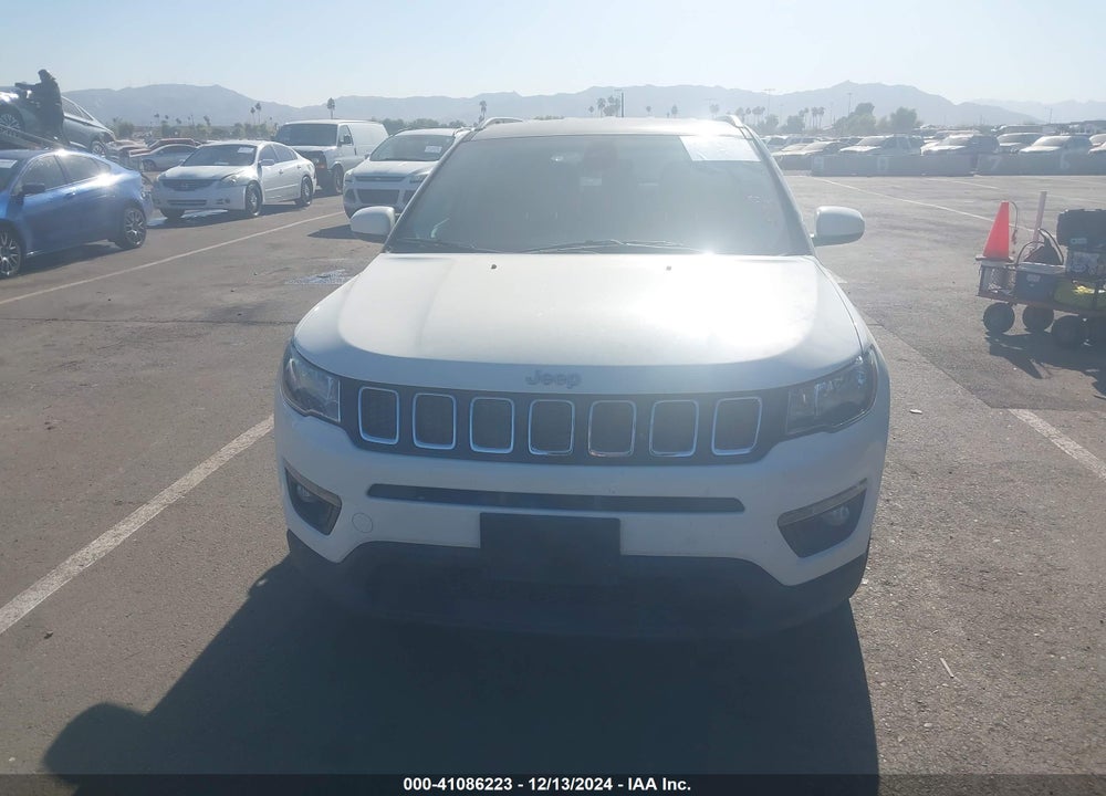 2018 JEEP COMPASS LATITUDE FWD VIN: 3C4NJCBB4JT293148