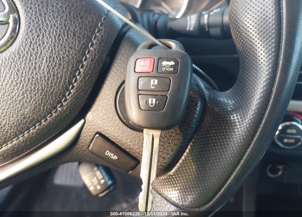 2014 TOYOTA COROLLA LE VIN: 5YFBURHE7EP141971