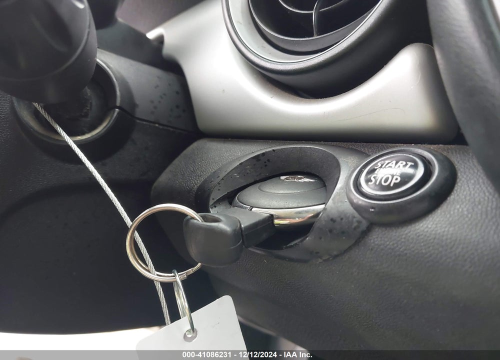2013 MINI HARDTOP VIN: WMWSU3C55DT685782