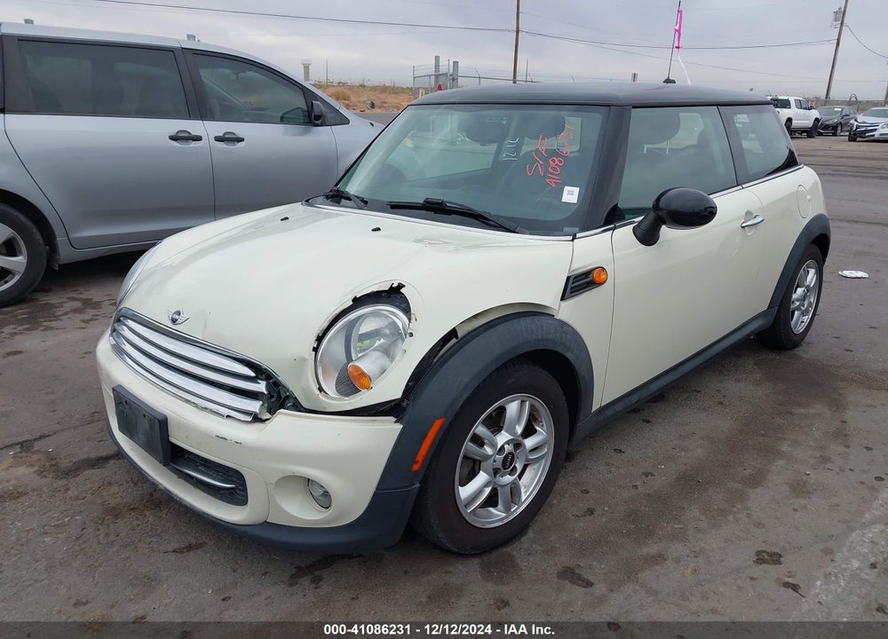 2013 MINI HARDTOP VIN: WMWSU3C55DT685782