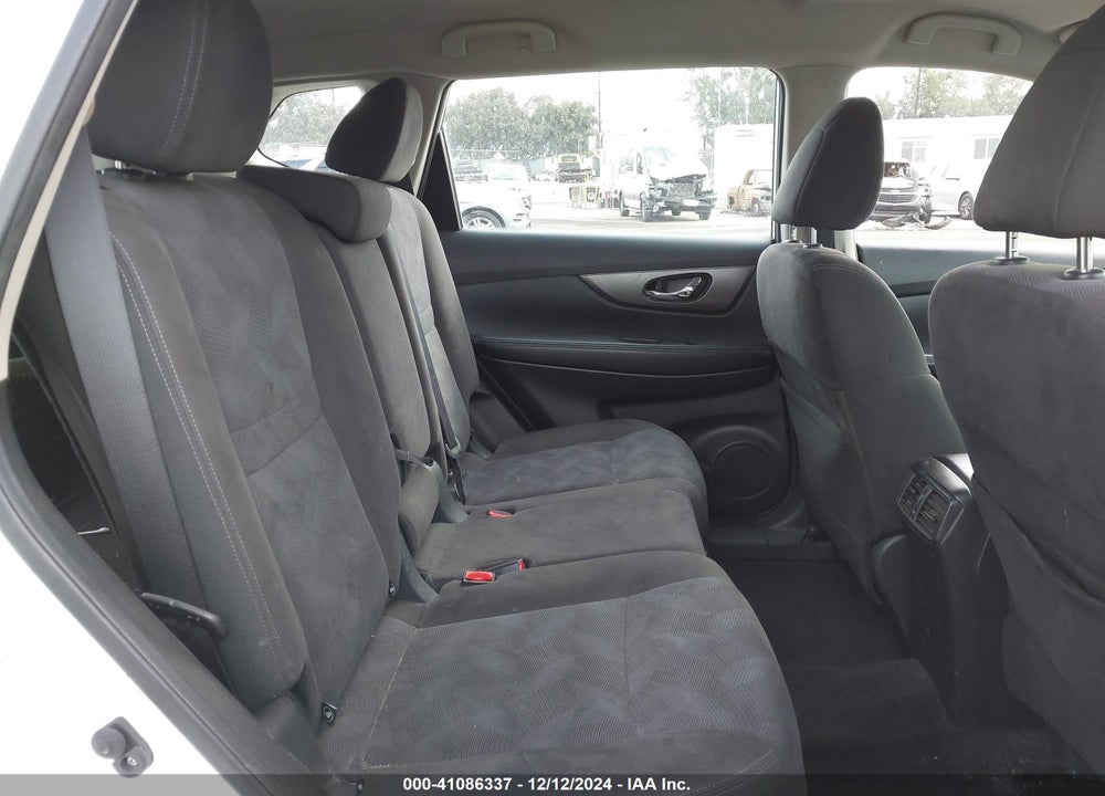 2015 NISSAN ROGUE S VIN: KNMAT2MT9FP585429