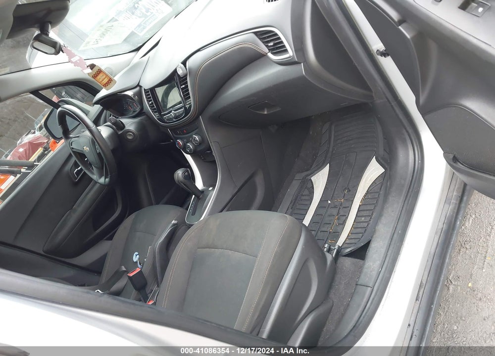 2018 CHEVROLET TRAX LS VIN: KL7CJNSB1JB607260