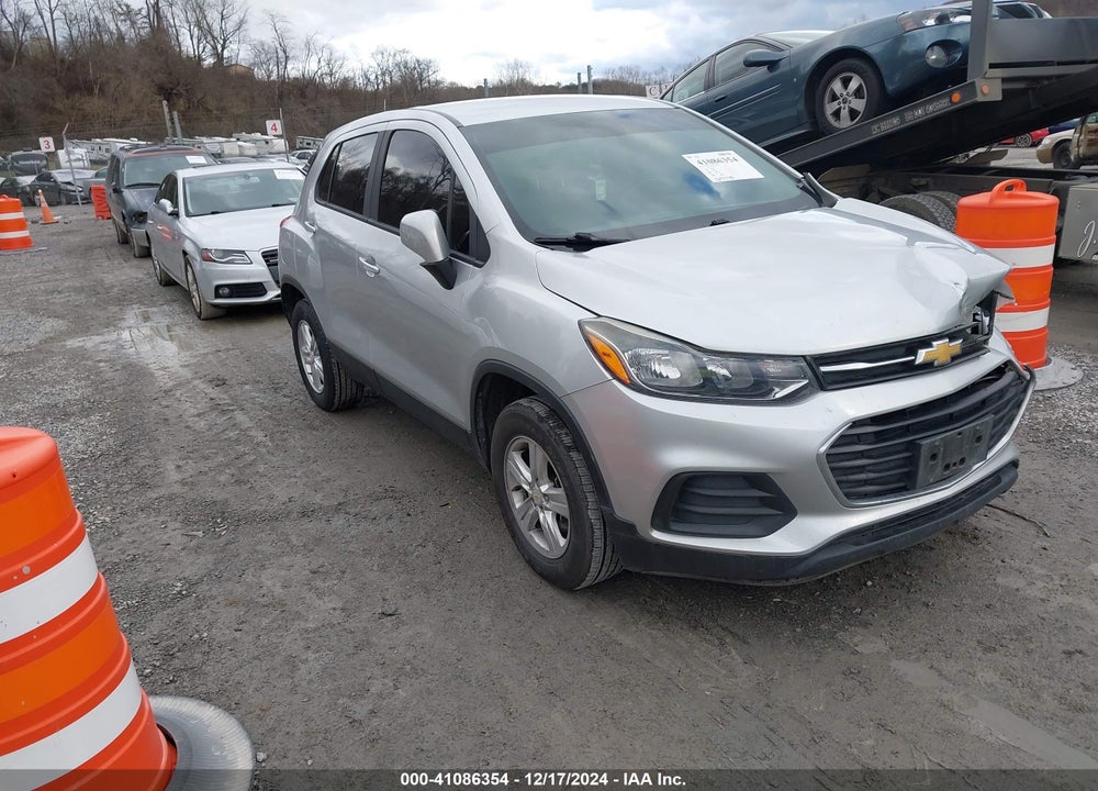 2018 CHEVROLET TRAX LS VIN: KL7CJNSB1JB607260