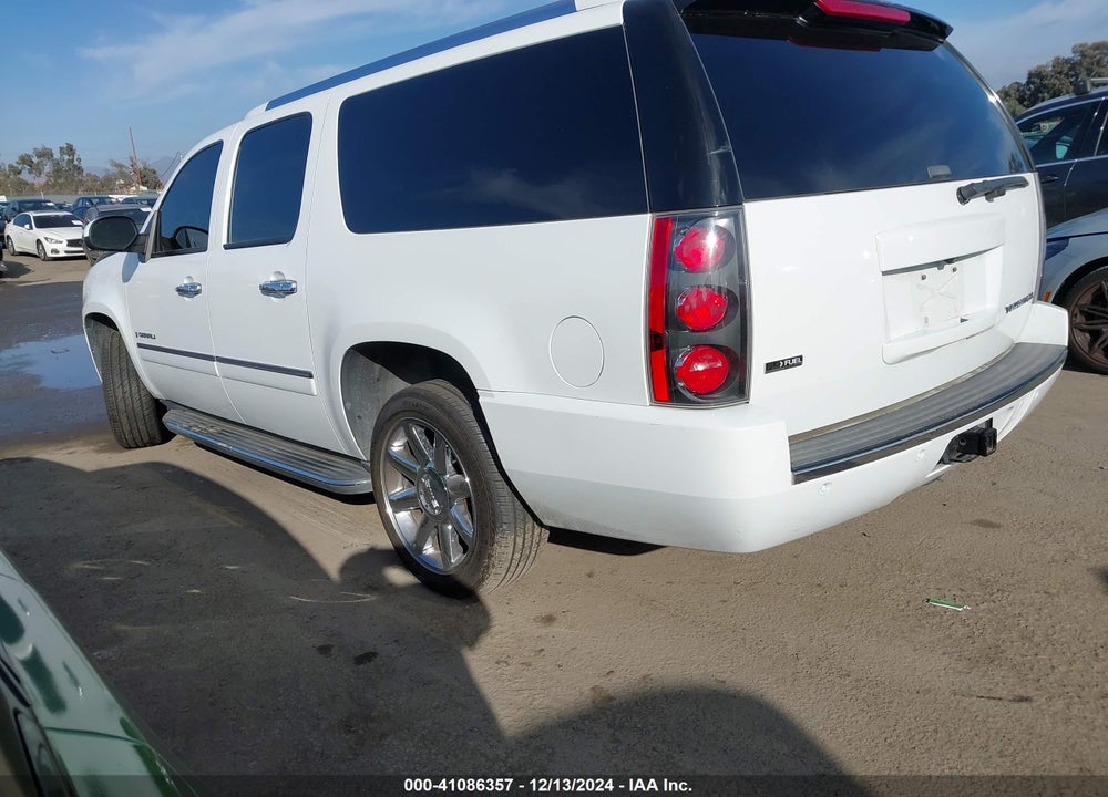 2009 GMC YUKON XL 1500 DENALI VIN: 1GKFK06299R233949