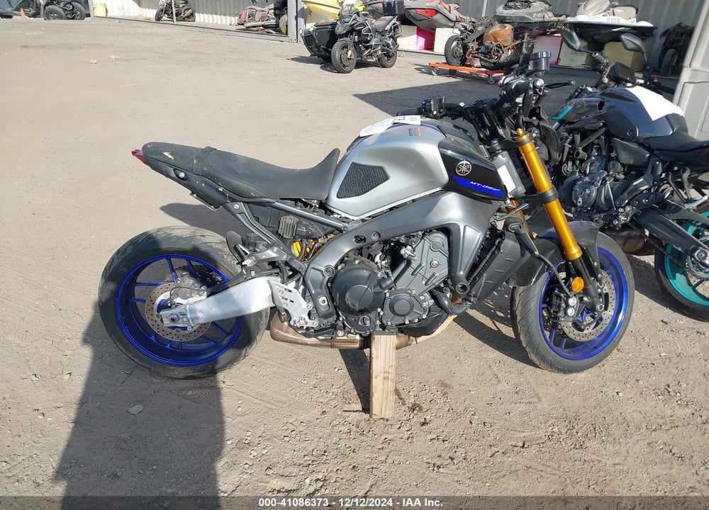 2023 YAMAHA MT09 DC VIN: JYARN72Y9PA000633