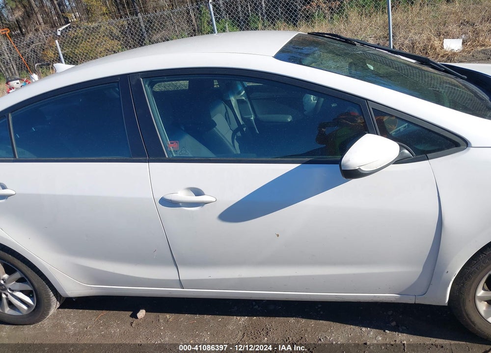 2017 KIA FORTE LX VIN: 3KPFL4A71HE070551
