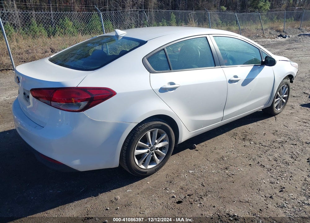 2017 KIA FORTE LX VIN: 3KPFL4A71HE070551