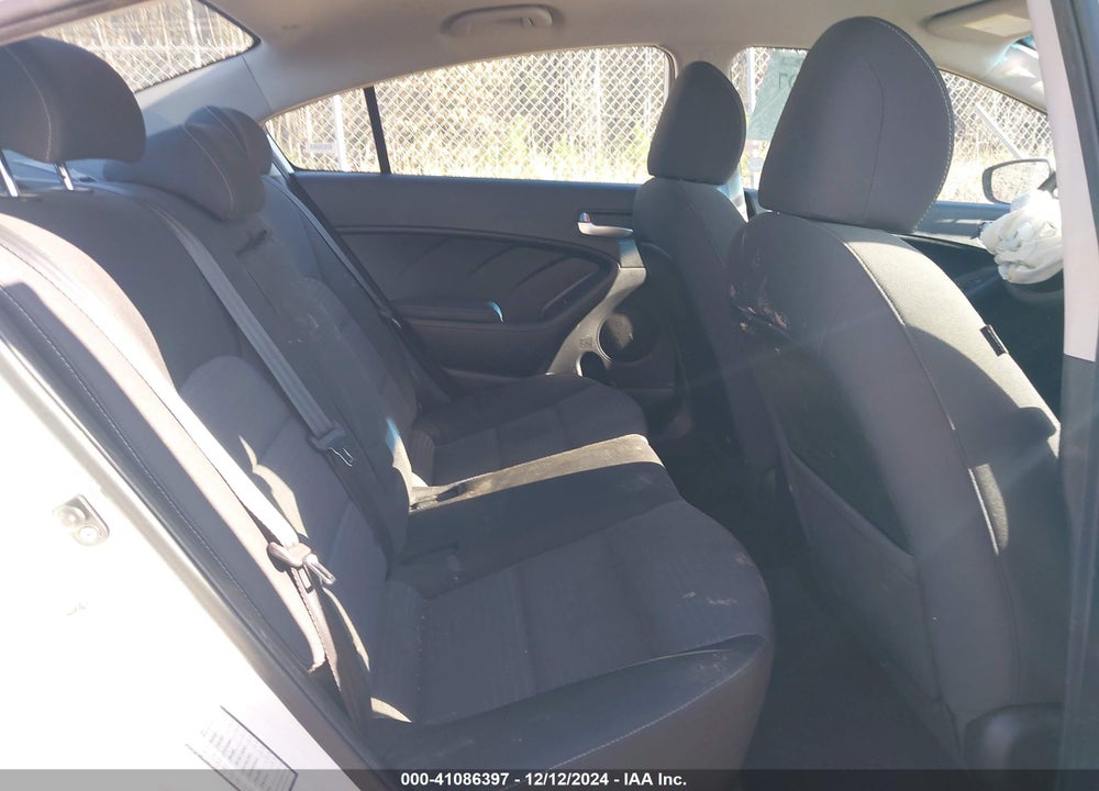 2017 KIA FORTE LX VIN: 3KPFL4A71HE070551