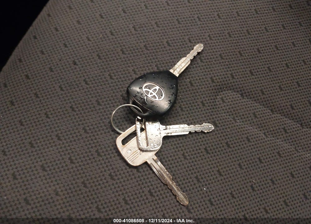 2010 TOYOTA YARIS VIN: JTDKT4K38A5291382