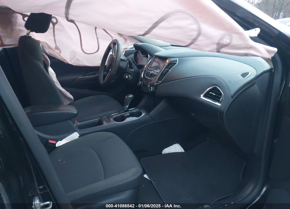 2017 CHEVROLET CRUZE VIN: 3G1BE6SM1HS582538
