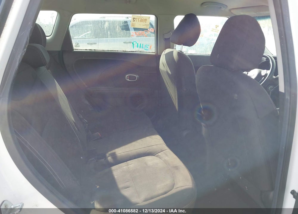 2016 KIA SOUL VIN: KNDJN2A21G7388651