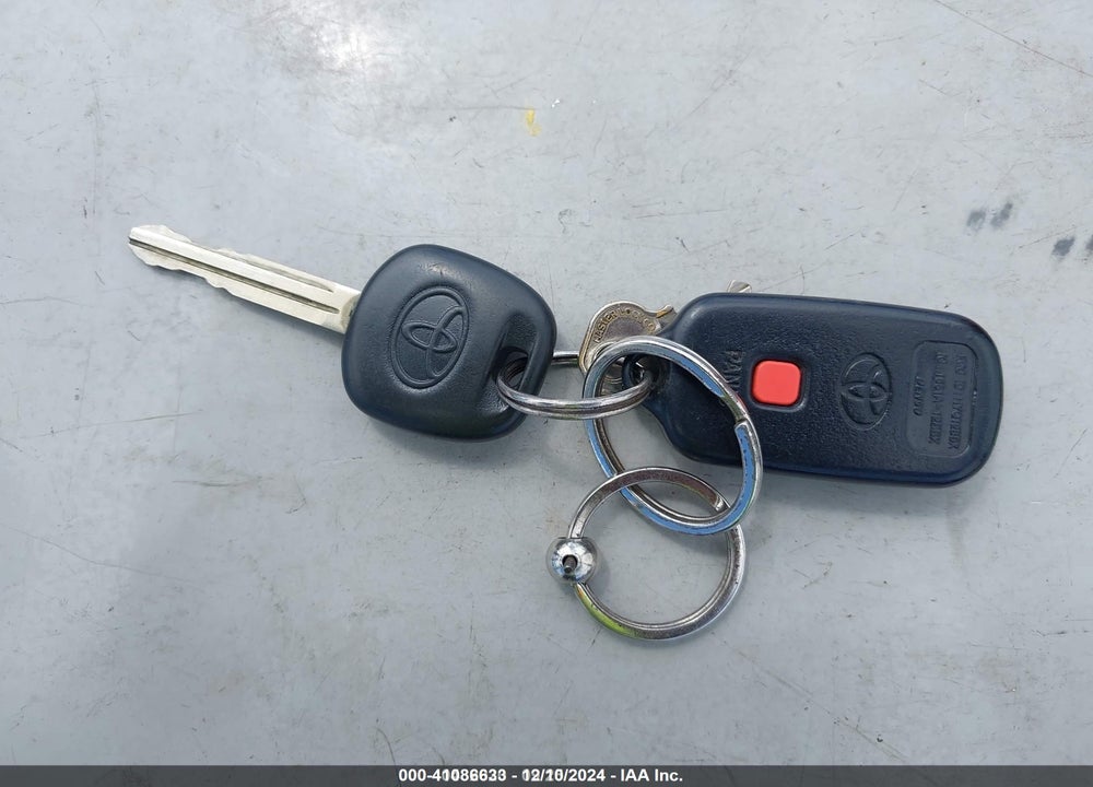2005 TOYOTA RAV4 VIN: JTEGD20VX50047159