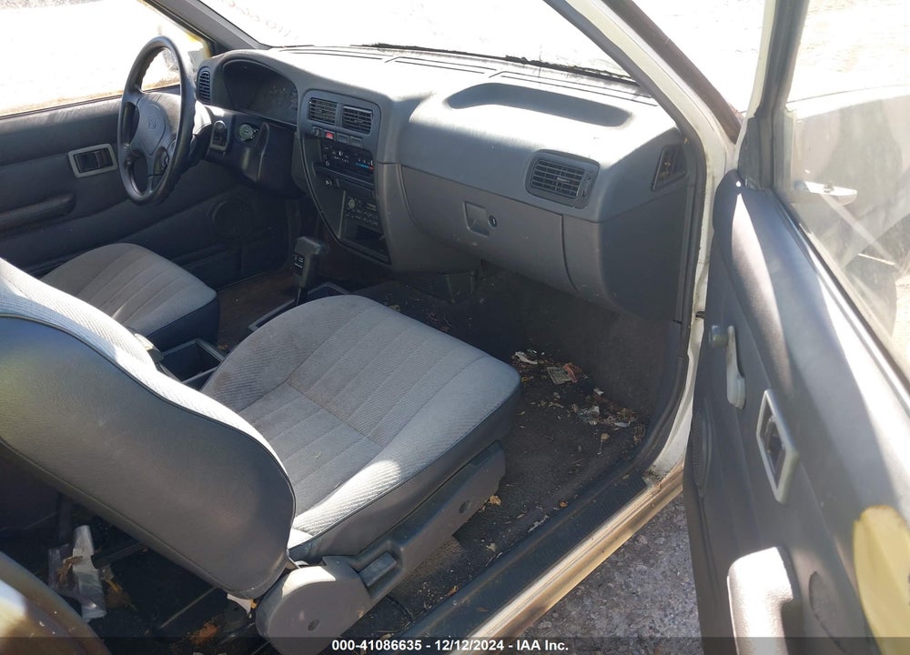 1995 NISSAN TRUCK KING CAB SE/KING CAB XE VIN: 1N6HD16S6SC311498