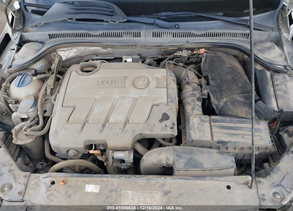 2012 VOLKSWAGEN JETTA 2.0L TDI VIN: 3VWLL7AJ2CM317037