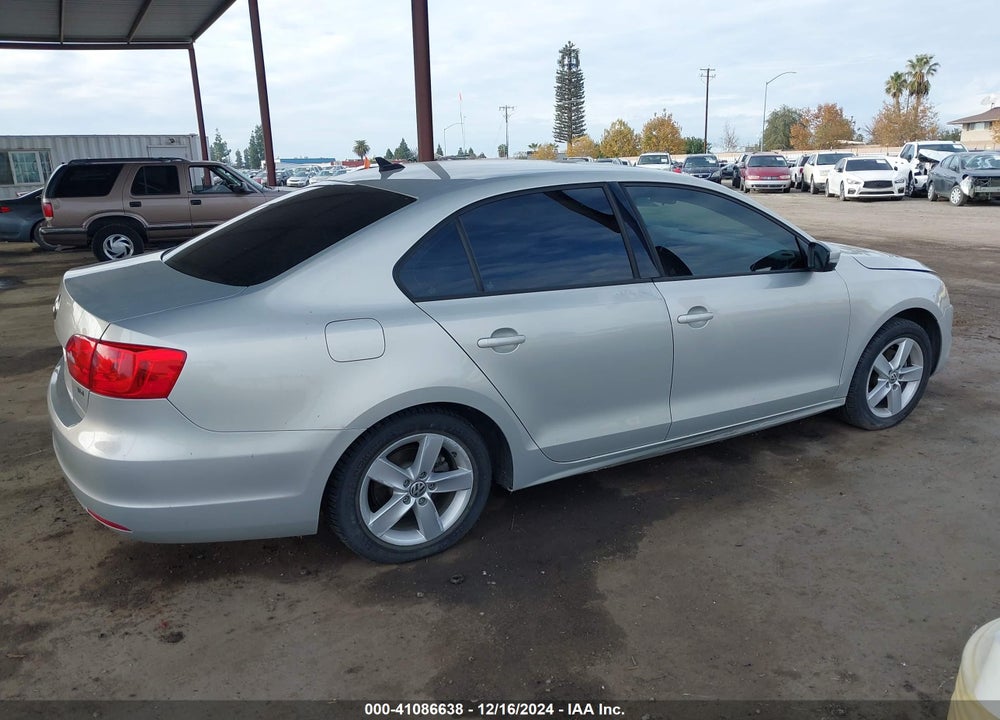 2012 VOLKSWAGEN JETTA 2.0L TDI VIN: 3VWLL7AJ2CM317037