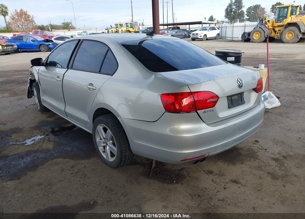 2012 VOLKSWAGEN JETTA 2.0L TDI VIN: 3VWLL7AJ2CM317037